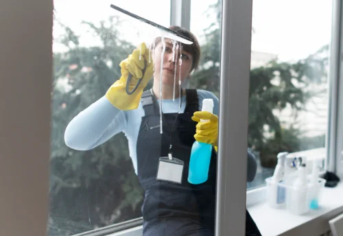 Nettoyage de vitres intérieures et extérieures à Luché-Thouarsais
